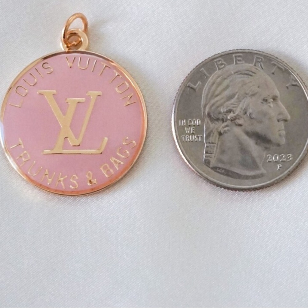 Pink and Gold Medallion - Picture 3 of 3
